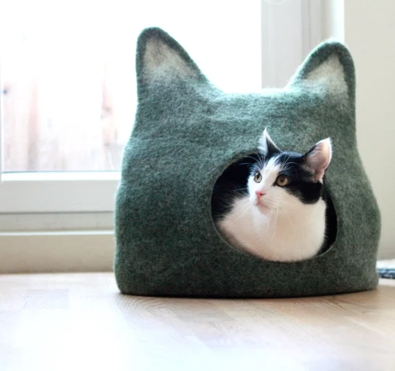 1. Handmade felt cat cave bed, ?58.79, AgnesFelt