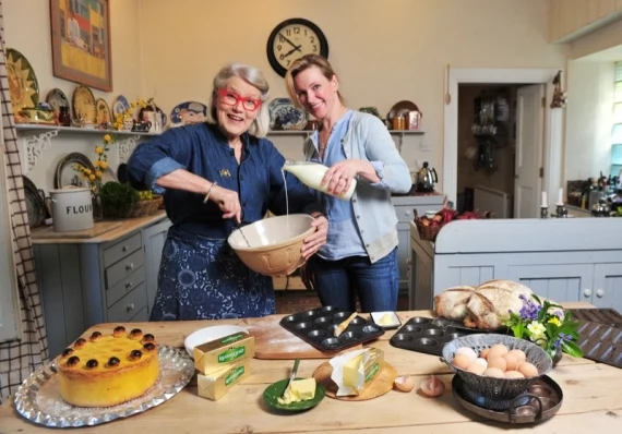 Rachel and Darina Cooking