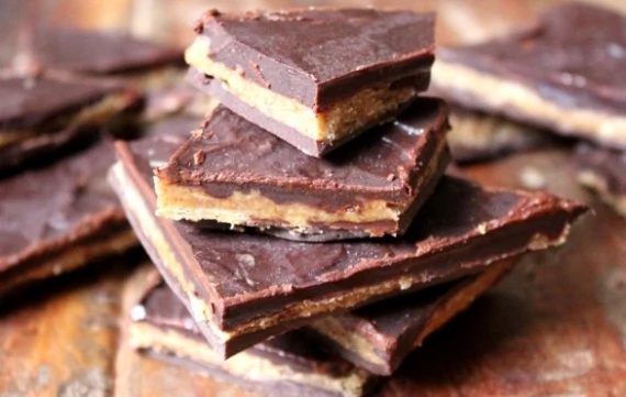 Little Green Spoon’s Almond Butter Bark Little Green Spoon’s Almond Butter Bark