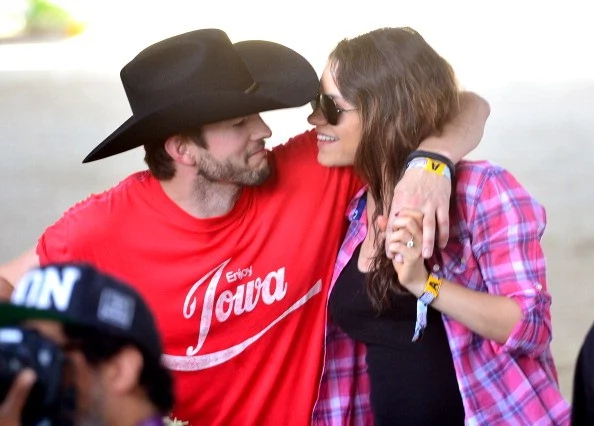 Ashton Kutcher And Mila Kunis Are Suing The Daily Mail