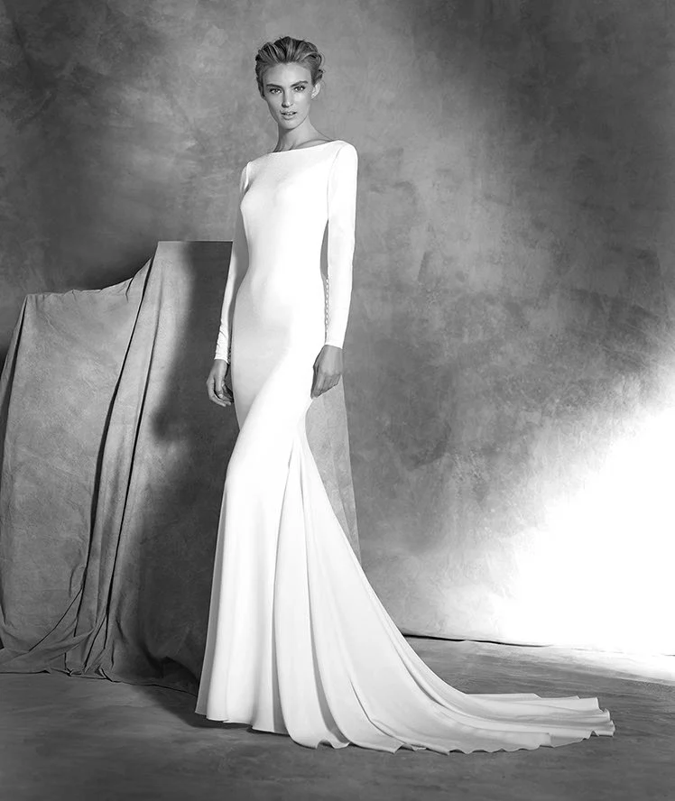 16 Stunning Simple Wedding Dresses For Those Who Don’t Like Fuss