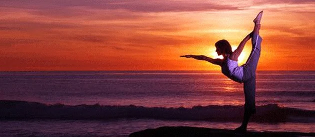 woman-exercising-on-beach