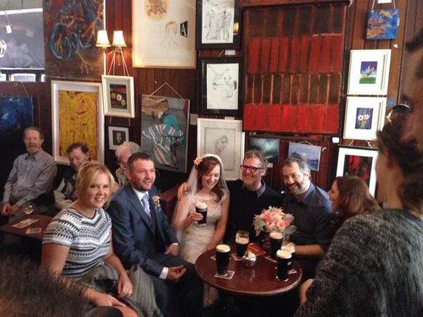 Watch: Amy Schumer (Sort Of) Gatecrashed An Irish Wedding