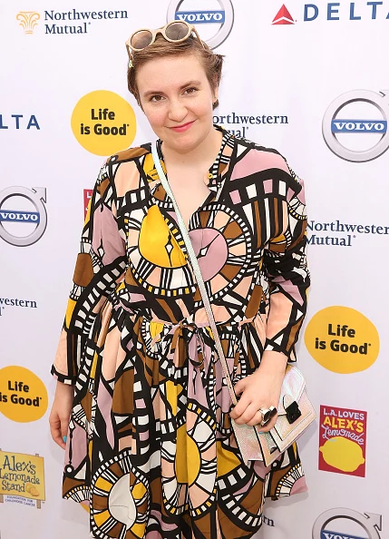 Lena Dunham Compares Reading About Herself Online To Domestic Abuse, Apologises