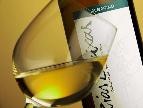 Win 6 bottle of Albari?o & Sheridan’s Cheesemongers Hamper