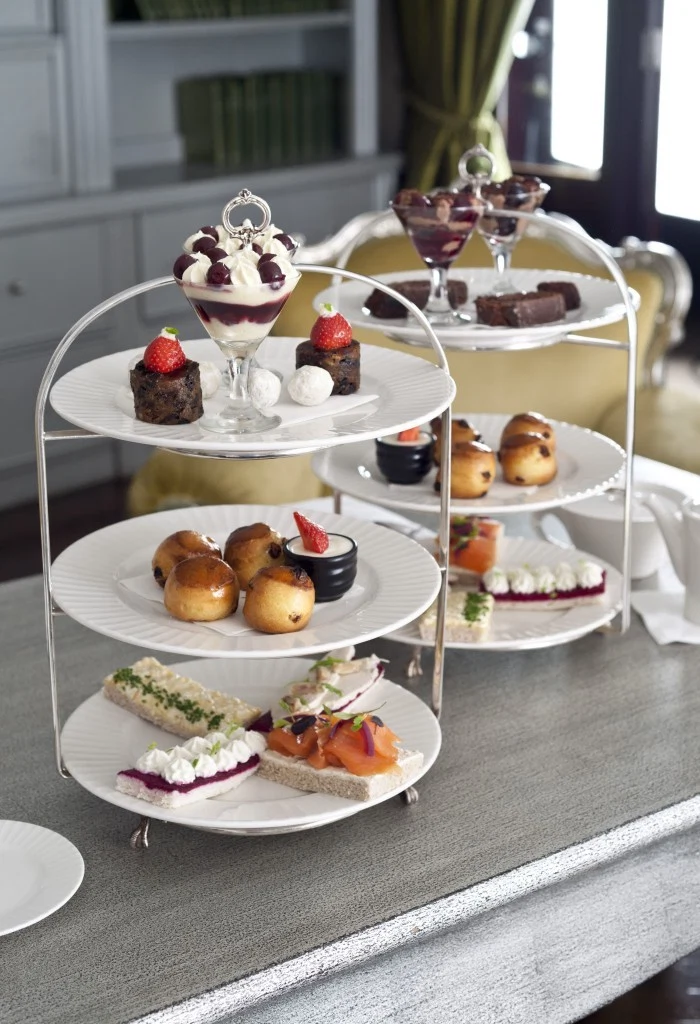 dylan_afternoon_teaTH0_2550