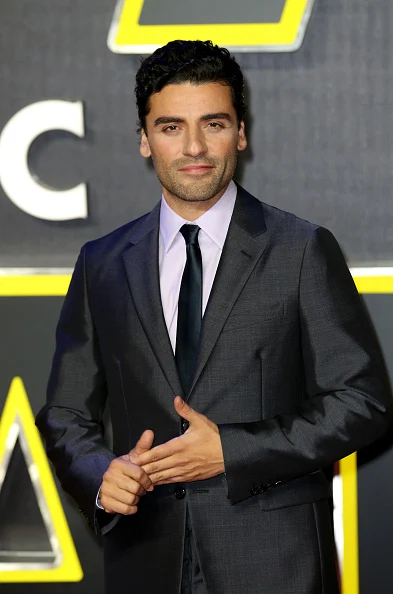 oscar isaac attends the European Premiere of "Star Wars: The Force Awakens" at Leicester Square on December 16, 2015 in London, England.