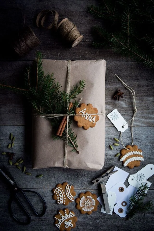 Interiors Pinspiration: Festive Wrapping with Foliage