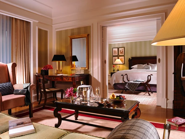 powerscourt_hotel_mountain_view_suite_hi_res