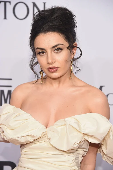 NEW YORK, NY - FEBRUARY 10: Musician Charli XCX attends the 2016 amfAR New York Gala at Cipriani Wall Street on February 10, 2016 in New York City. (Photo by Michael Loccisano/Getty Images)