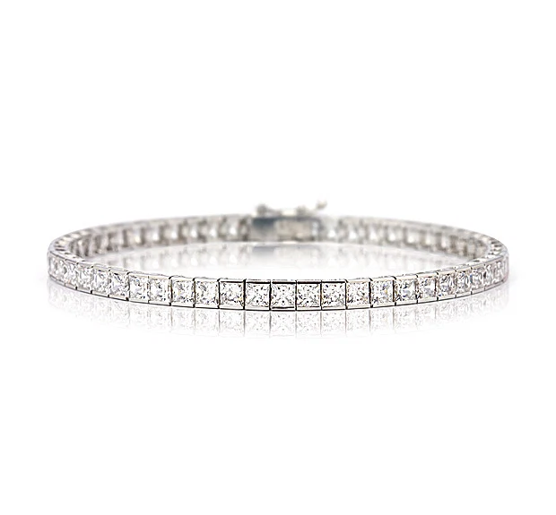 WIN: Treat Your Mum This Mother’s Day With A Bracelet And Earrings From Brilliant Inc!