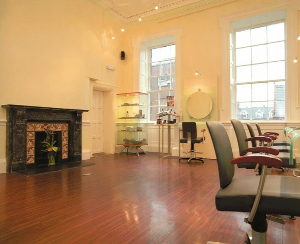 Pzazz Hair and Make Up Salon (3)