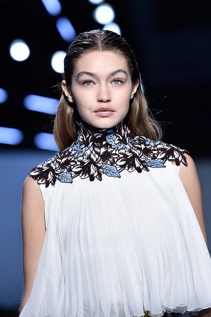 Giambattista Valli : Runway - Paris Fashion Week Womenswear Fall/Winter 2016/2017