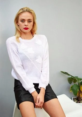 80's retro floral applique minimalist Mom's knitted jumper €30.89, ASOS Marketplace
