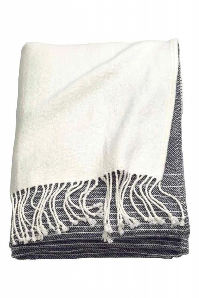 Striped cotton blanket €39.99