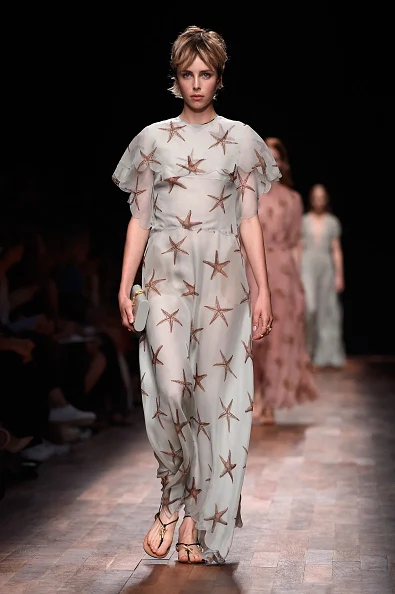 PARIS, FRANCE - SEPTEMBER 30: Model Edie Campbell walks the runway during the Valentino show as part of the Paris Fashion Week Womenswear Spring/Summer 2015 on September 30, 2014 in Paris, France. (Photo by Pascal Le Segretain/Getty Images)