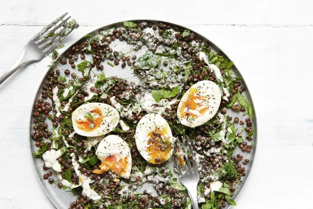 Supper Club: Creamy tahini lentils with boiled eggs