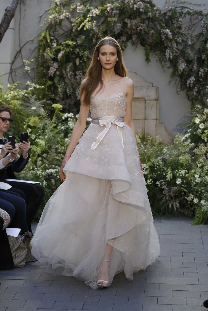 22-monique-lhuillier-bridal-spring-17