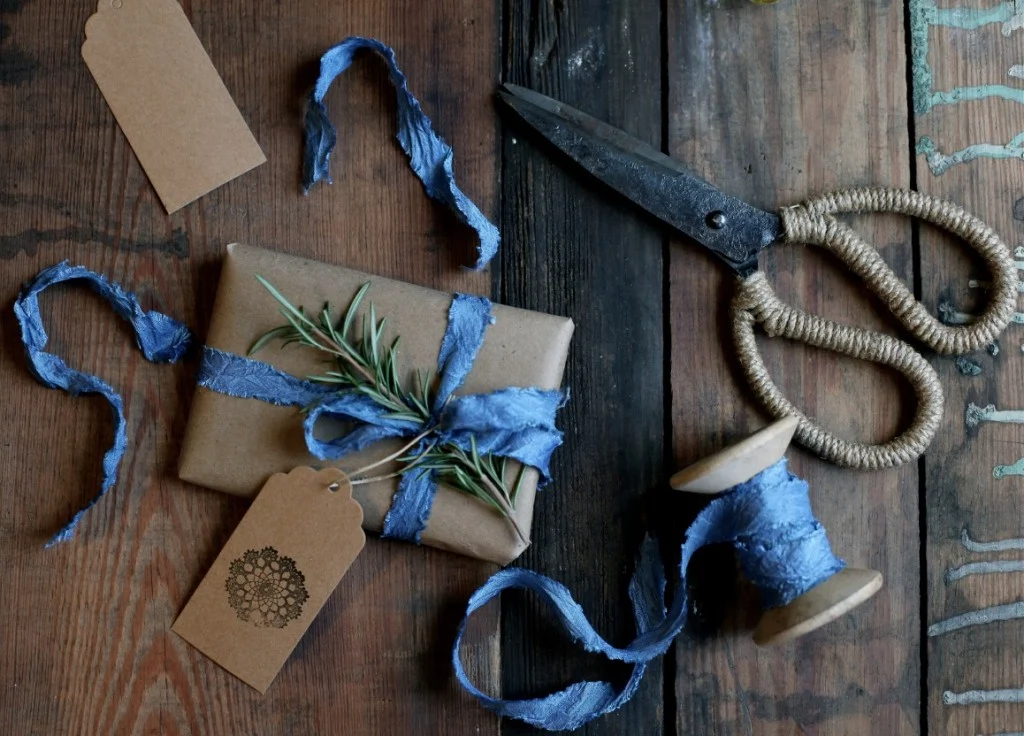 How To Gift Wrap Your Wedding Present
