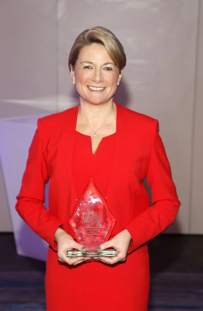 fiona-dawson-overseas-business-woman-of-the-year-at-the-10th-annual-image-business-woman-of-the-year-awards