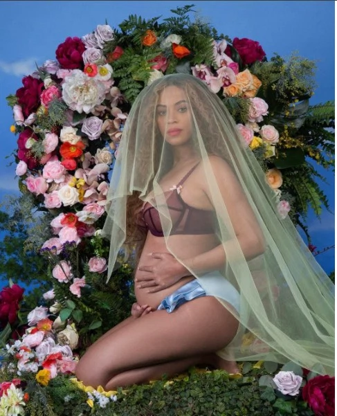 Twitter Reacts To Beyonc?’s Pregnancy Announcement Twitter Reacts To Beyonc?’s Pregnancy Announcement