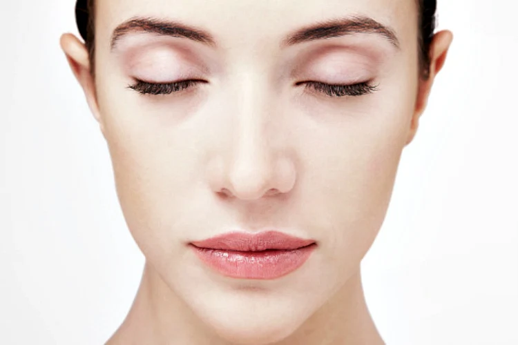 Best Eye Makeup Remover: Budget Or Blowout?