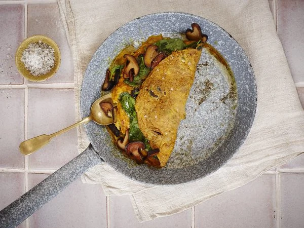 What to eat this weekend: Shiitake and spinach turmeric omelette