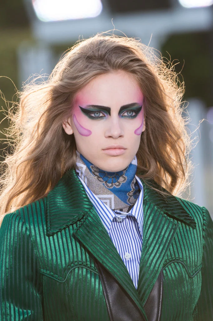 Kabuki Winged Eyeliner At Louis Vuitton Cruise 2018 Kabuki Winged Eyeliner At Louis Vuitton Cruise 2018