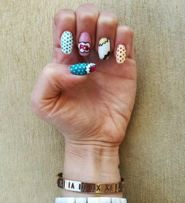 Summer Nail Trends: Step-By-Step For Pop Art Selfie Nails