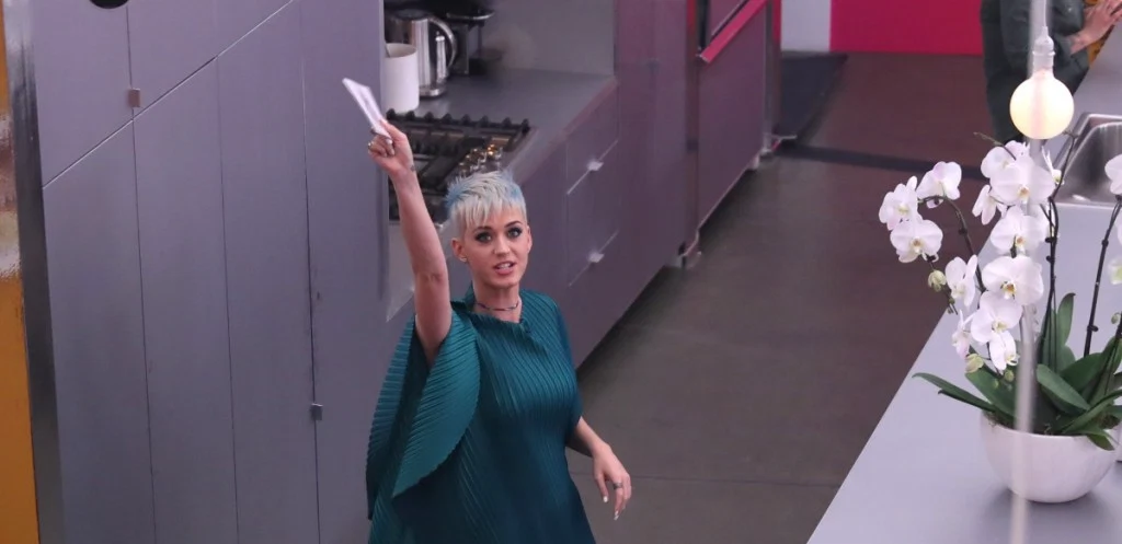 Live-streaming A Disaster: WTF Is Going On With Katy Perry?