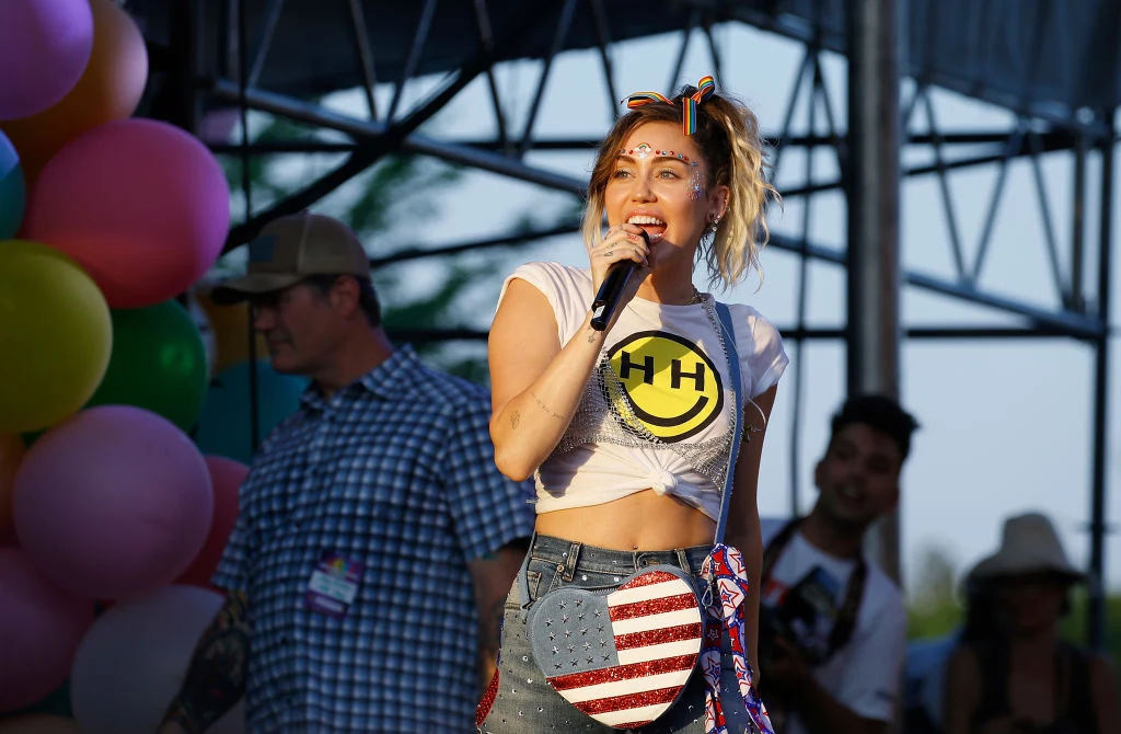 Why Are Miley Cyrus & D&G Fighting Over Melania Trump? Why Are Miley Cyrus & D&G Fighting Over Melania Trump?