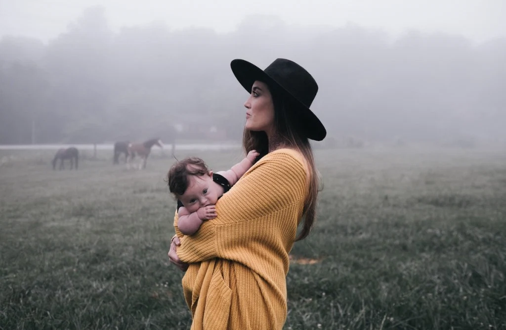 The Essential 10 Commandments That No One Tells You About Motherhood