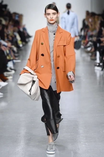 How To Wear Cropped Flares