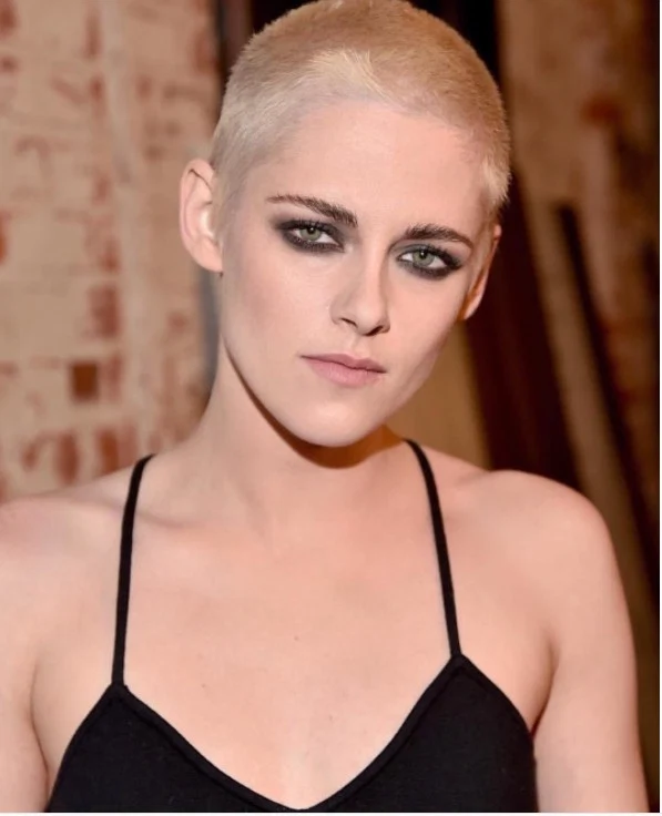 Kristen Stewart’s Make-Up Artist On The Weird Key To Her Smokey Eye