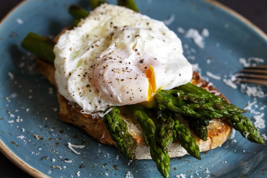 Crack The Secret: Make The Perfect Poached Egg In 30 Seconds (Yes Really!)