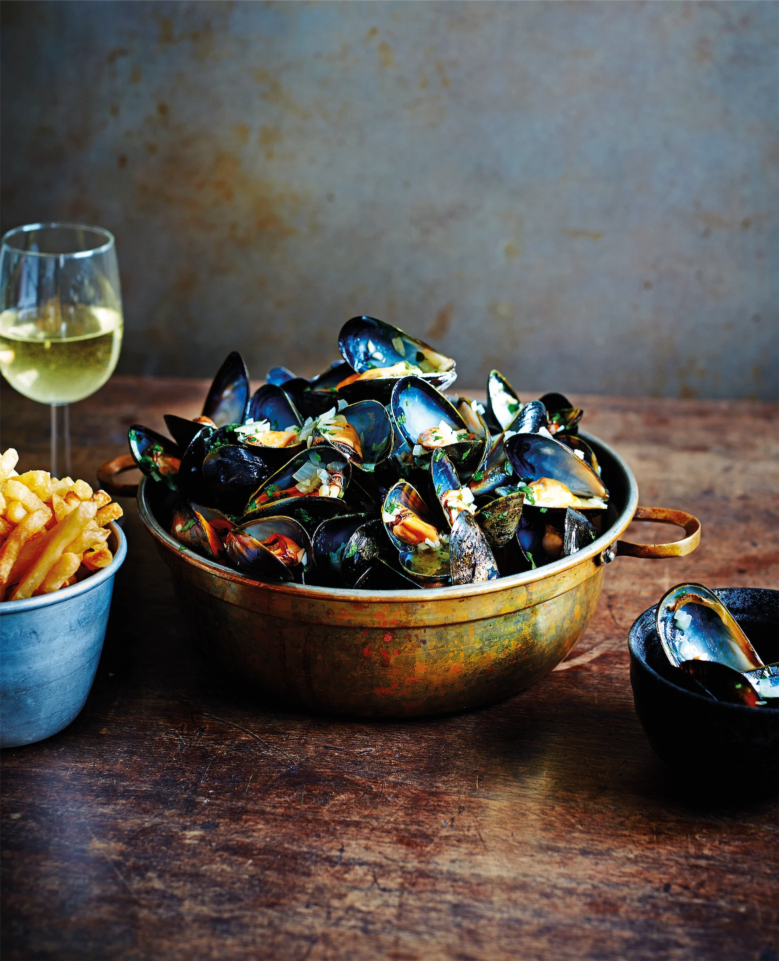 Tonight’s Simple Supper: Moules Marinières with Muscadet