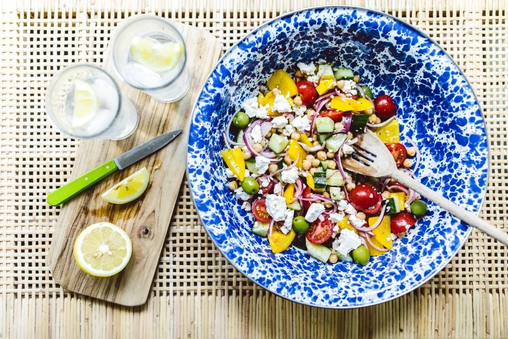 Fancy A Quick Lunch? This Greek Chickpea Salad Should Do It