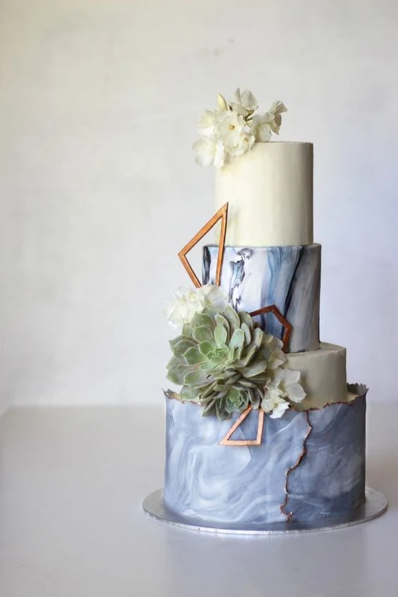 Wedding Trends 2018: Cool Marble and Metallic Cakes