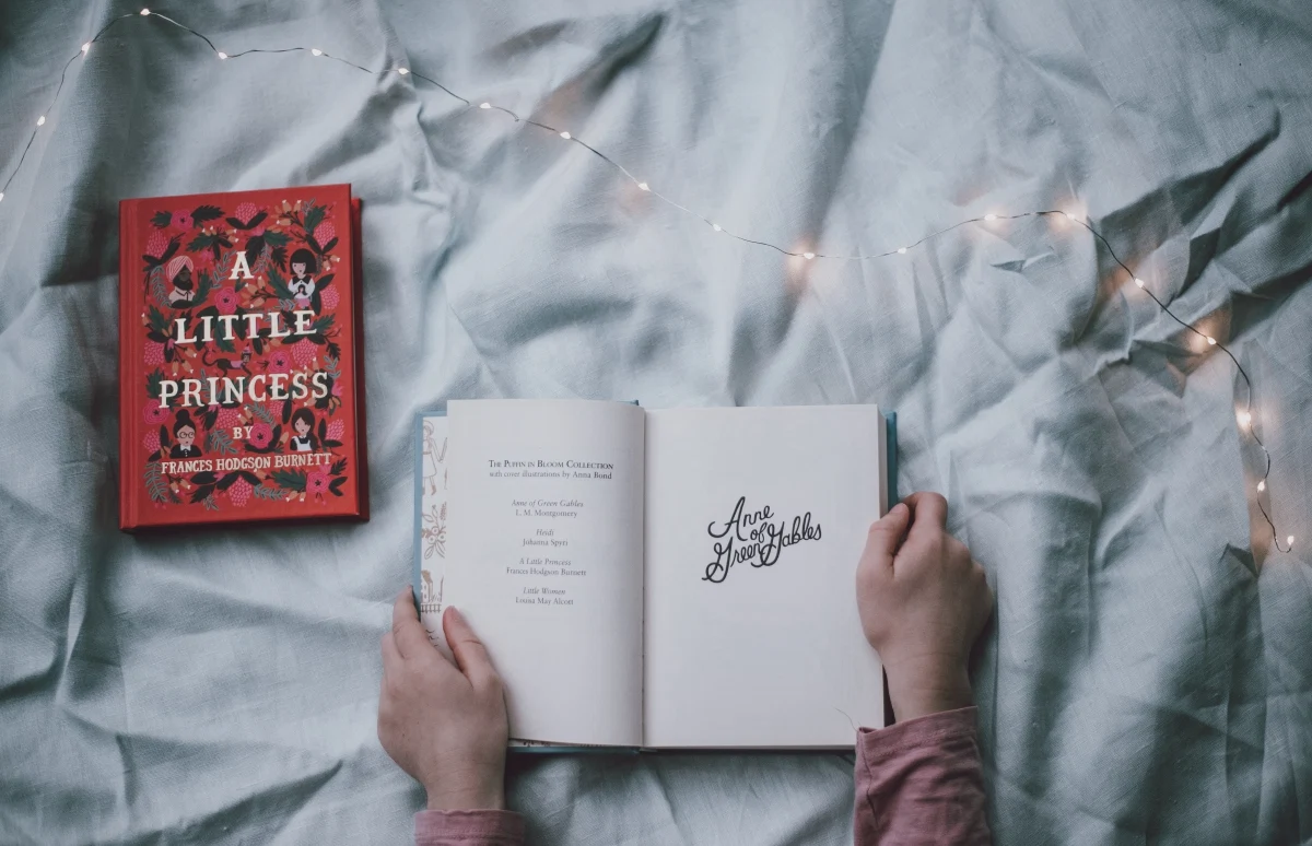 I Discovered The Joy Of Comfort Reading In 2017 (And Here’s What I Read)