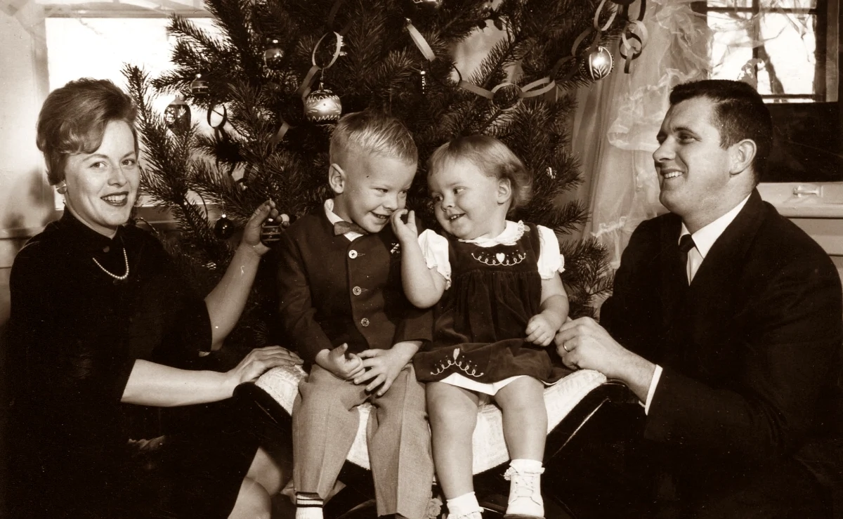 Playing Nice: A Foolproof Guide To Mixing The In-Laws At Christmas Playing Nice: A Foolproof Guide To Mixing The In-Laws At Christmas