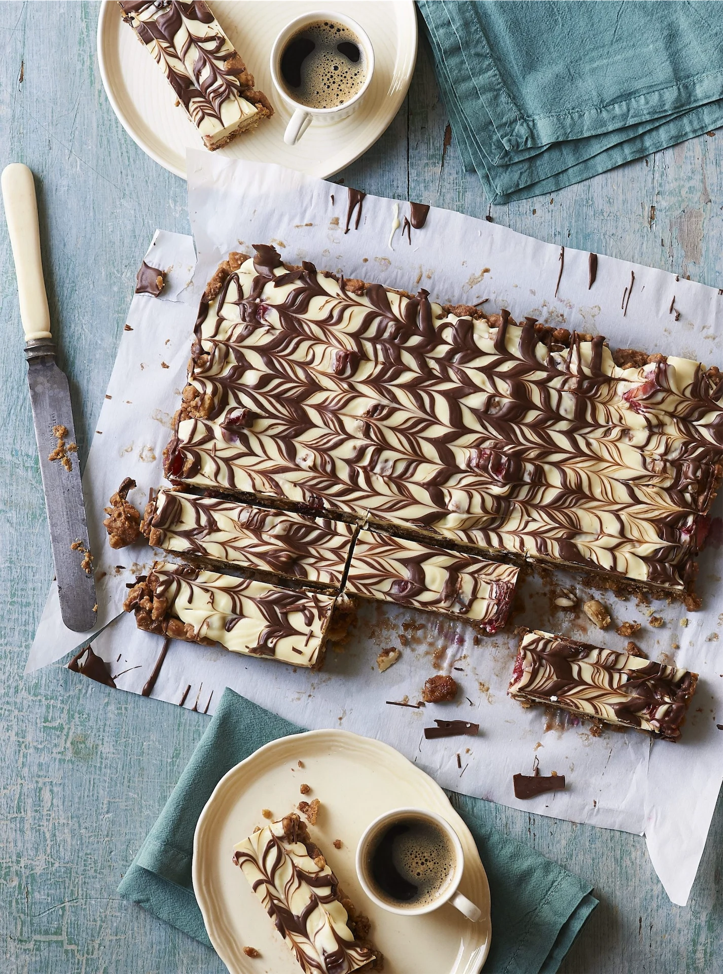 Treat Your Mum: White Chocolate & Strawberry Tiffin Treat Your Mum: White Chocolate & Strawberry Tiffin