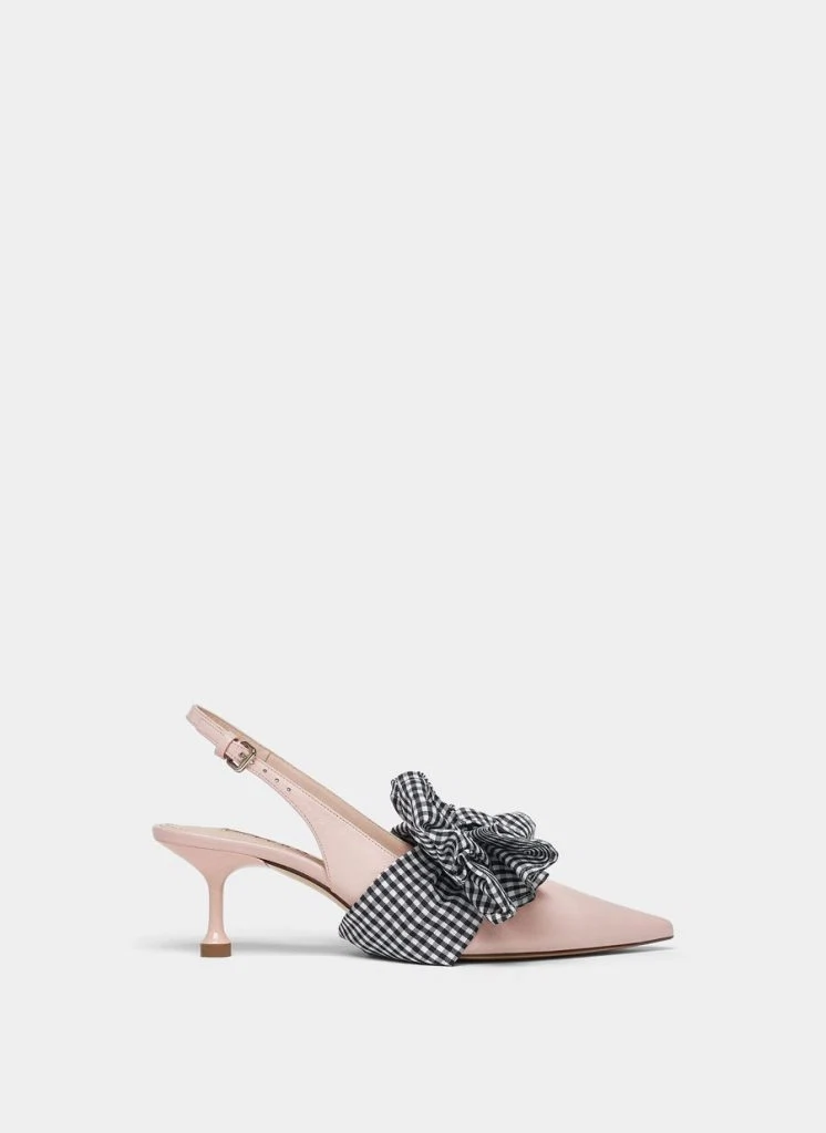 Slingback shoe with removable strap, €115 at uterque.com