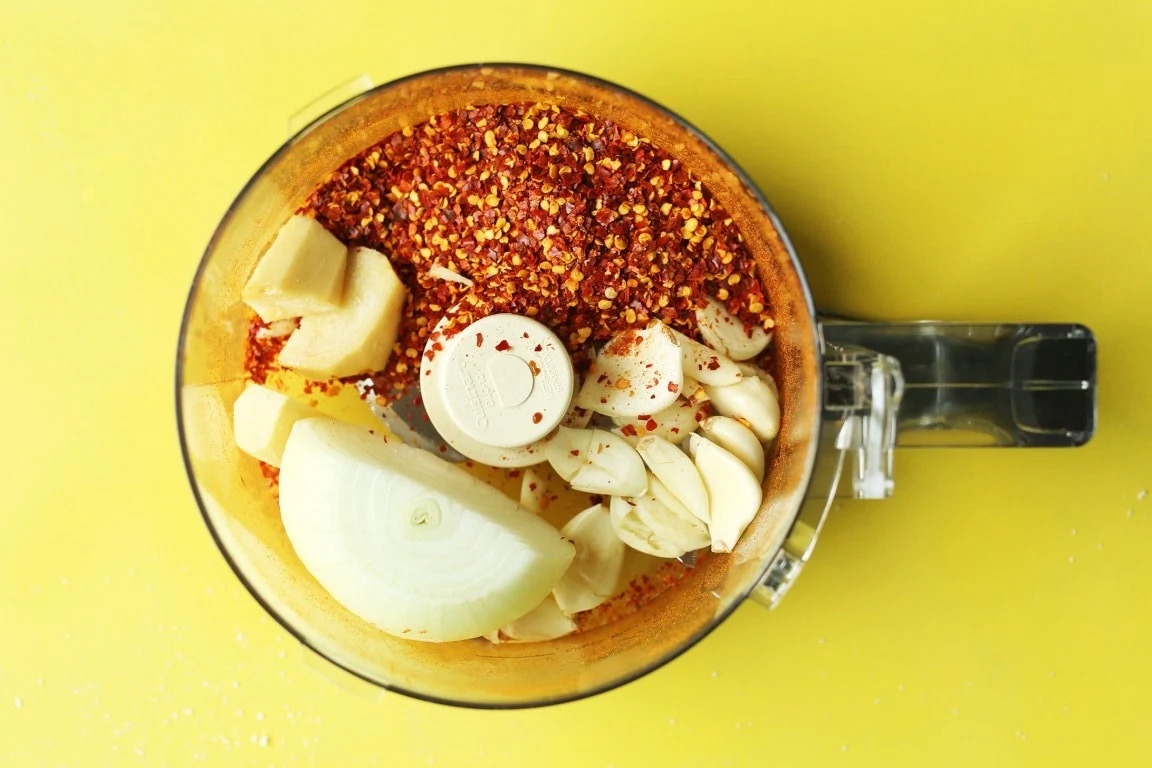 EASY-10-ingredient-VEGAN-KIMCHI-Spicy-tangy-crispy-DELICIOUS-vegan-glutenfree-kimchi-recipe-minimalistbaker-768x1152