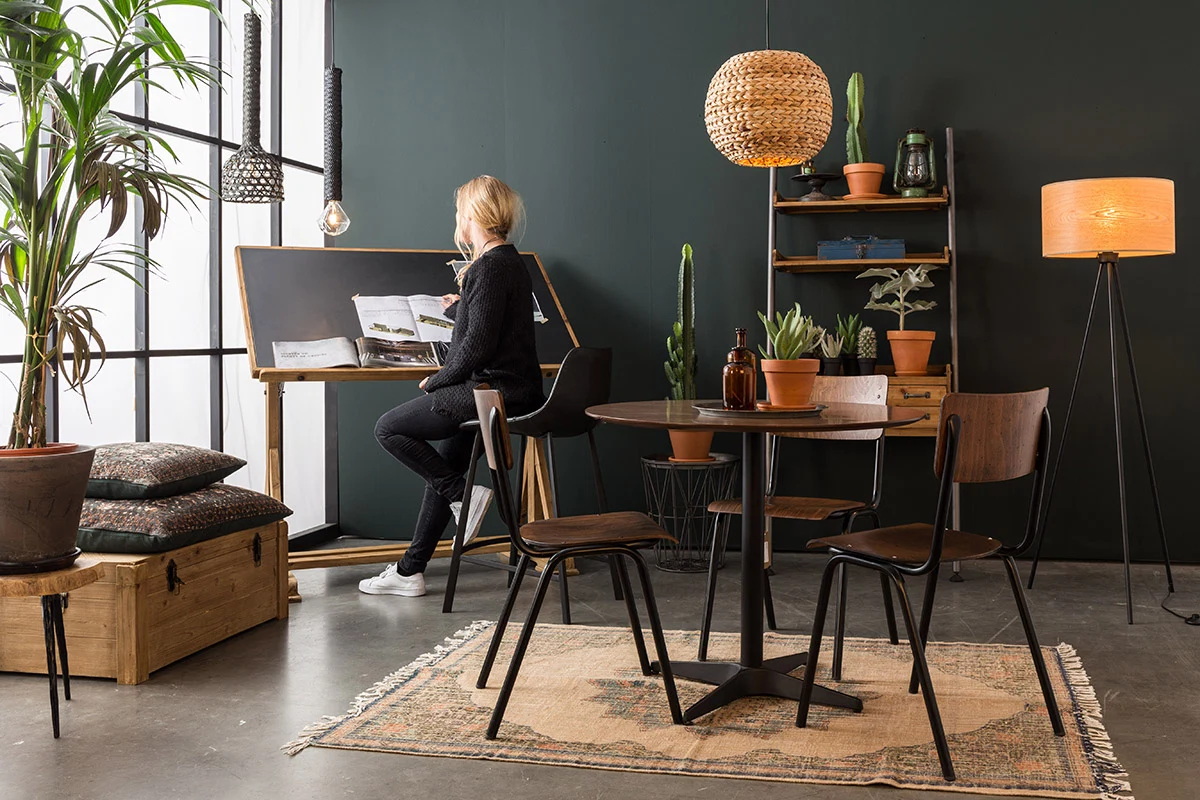 Franky Dutchbone Woo . Design