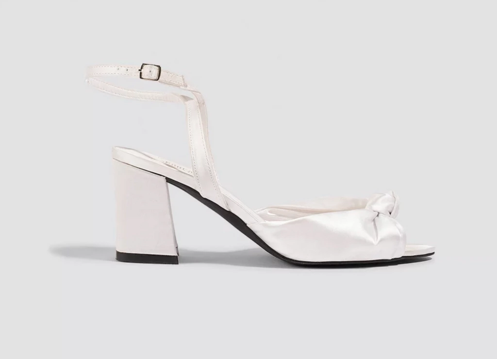 Knot heels by Andrea Hedenstedt, €33.47 at na-kdfashion.com