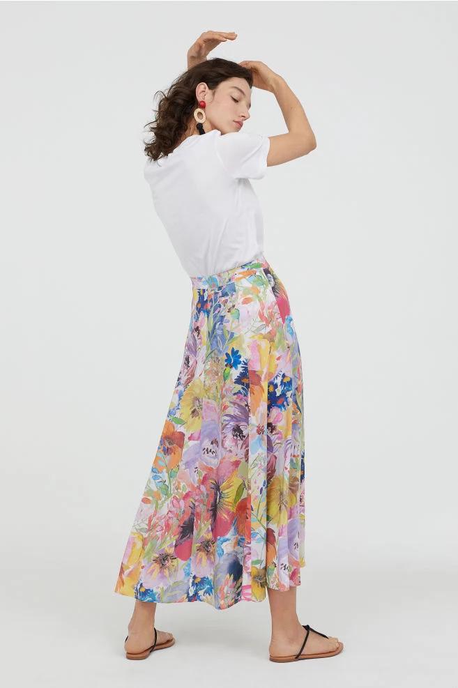 Bell-shaped skirt, €39.99 at hm.com