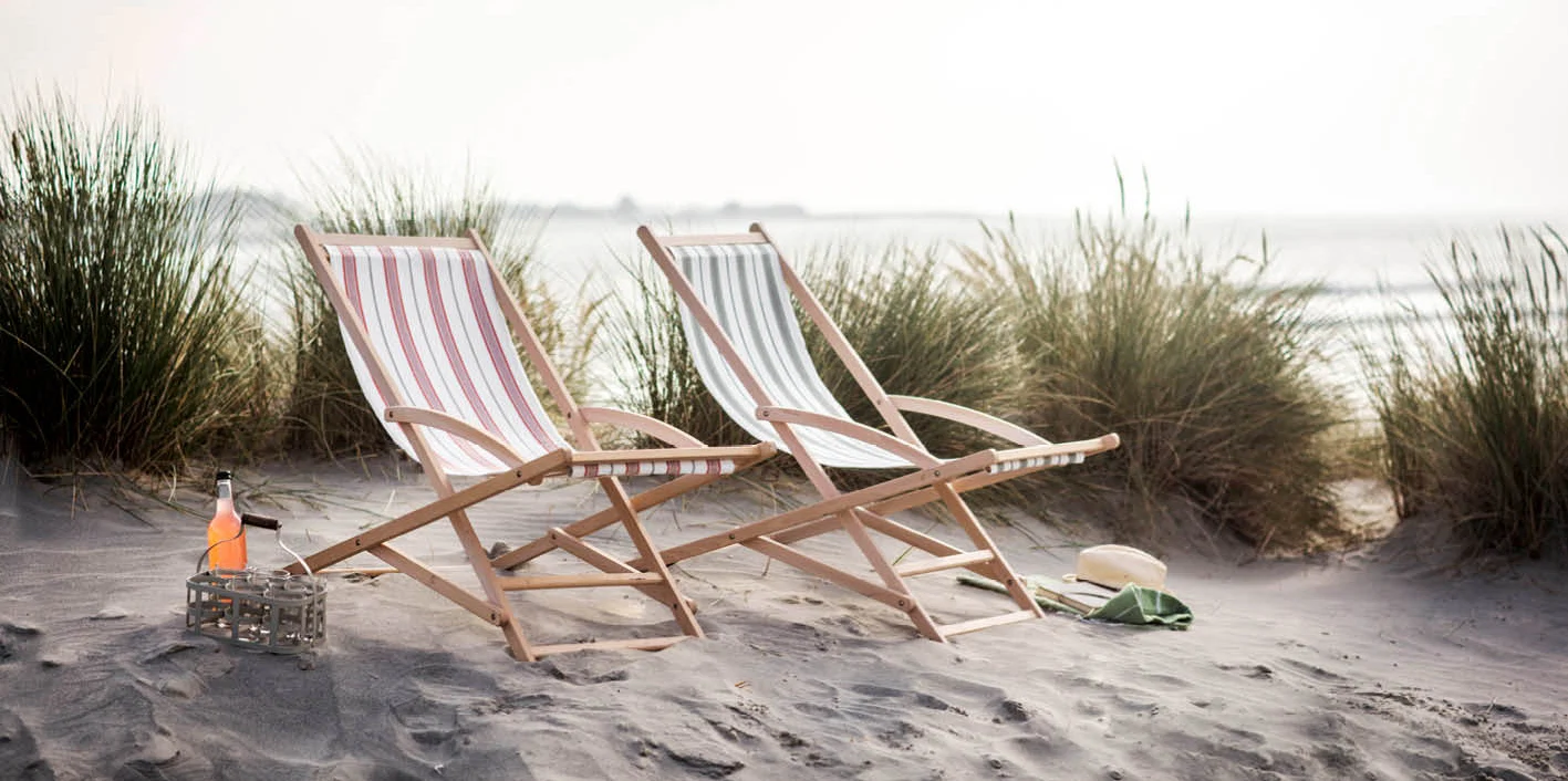 5 deckchairs to lounge about the garden in