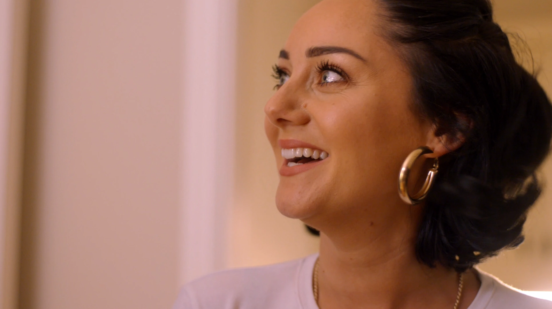 Making Memories: Audrey Hamilton gifts Jack Lowe a Samsung QLED TV for Christmas