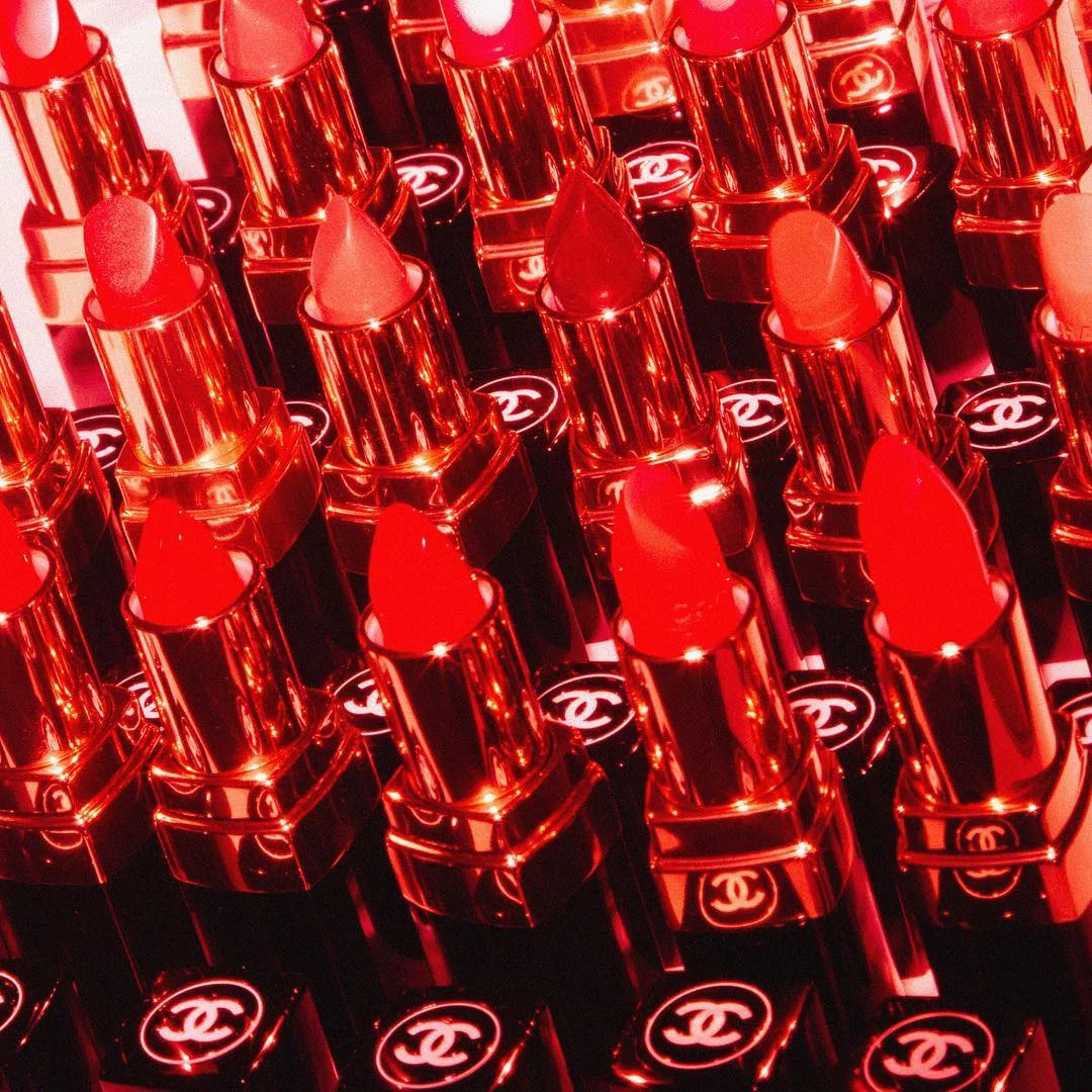 Can you be a feminist and wear makeup? Short answer? OF COURSE