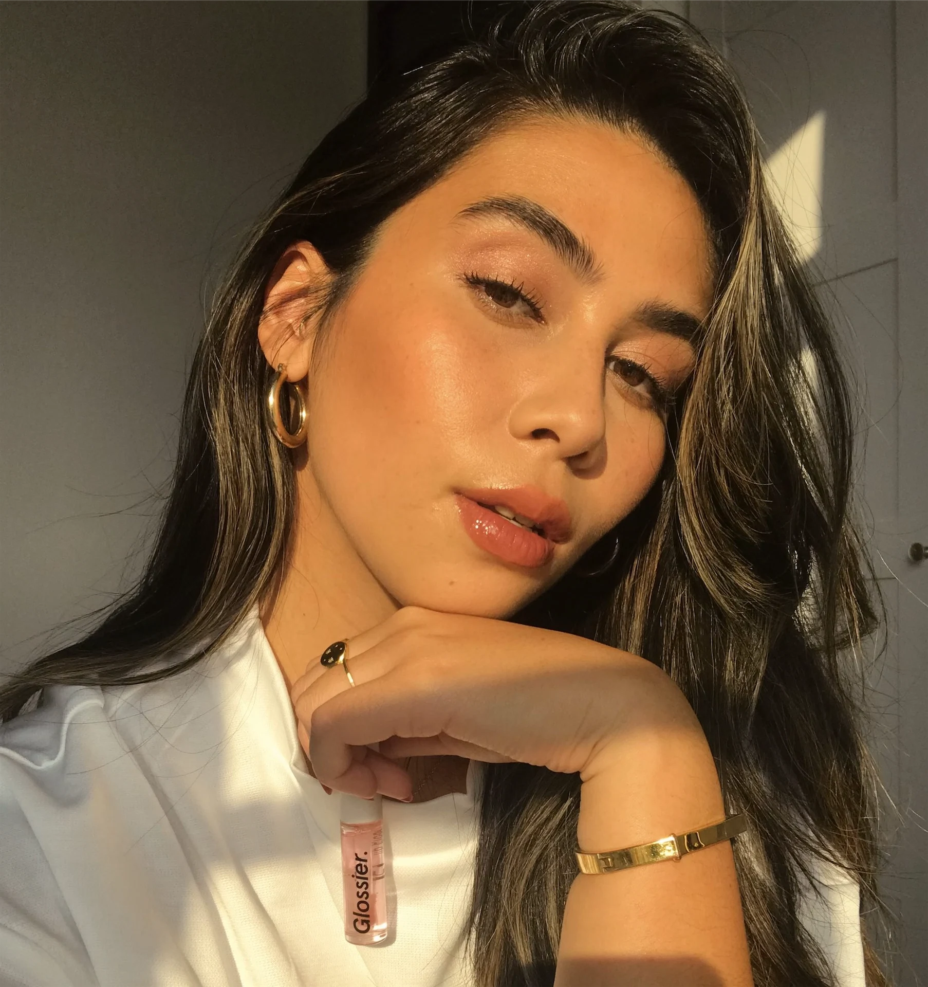 Tara of @tarmarz: ‘It’s five-minute lips & cheeks in New York, but in Ireland it’s about foundation & brows’